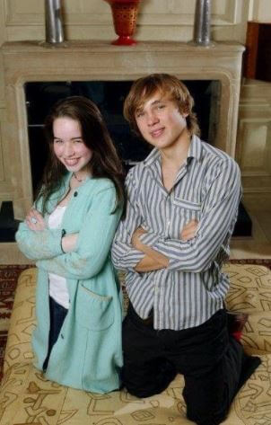 Freddie Popplewell’s sister, Anna Popplewell and William Moseley.